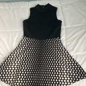 Black sleeveless dress